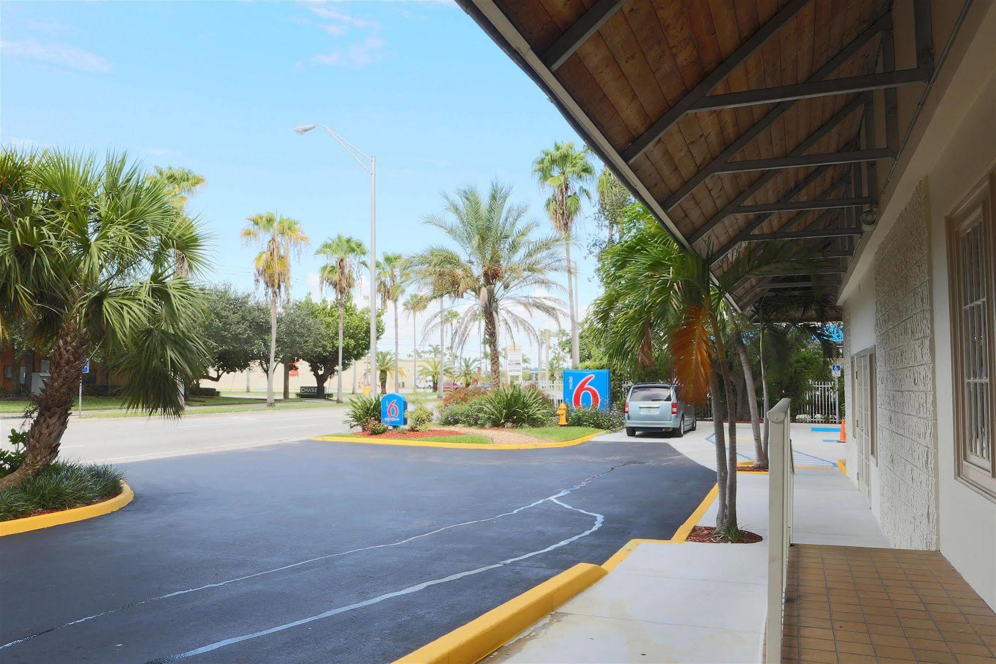 Motel 6-Cutler Bay, Fl ภายนอก รูปภาพ
